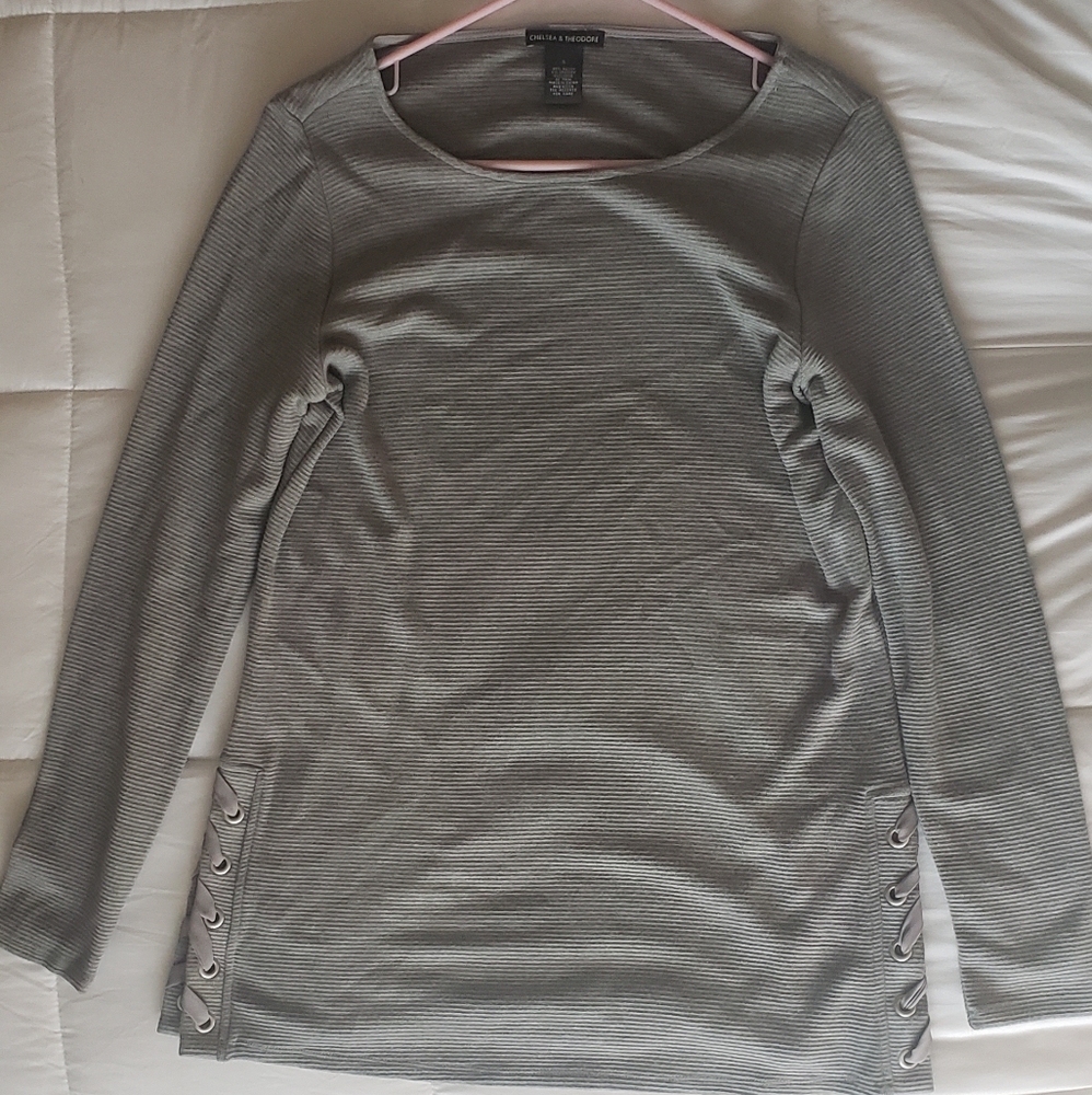 Chelsea & Theodore gray tunic
